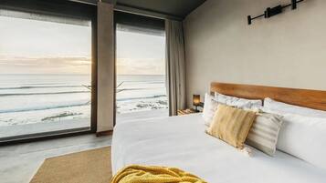 Iron/ironing board, travel crib, free WiFi, bed sheets