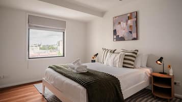 1 bedroom, desk, iron/ironing board, WiFi