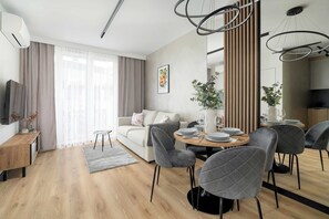 TV - Cozy Apartment | Air Conditioning | Balcony (Poznań)