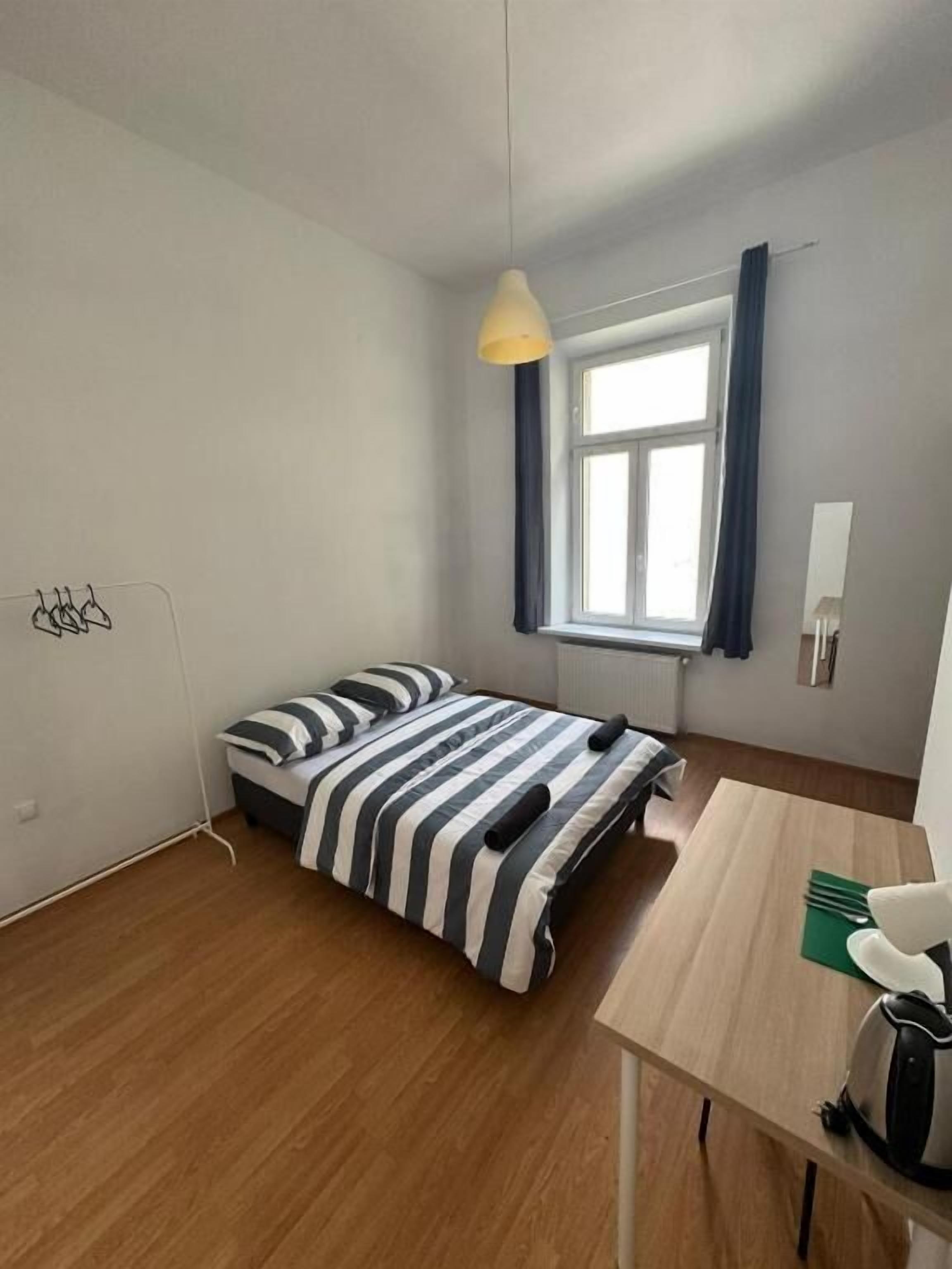 经典双人房, 1 张双人床 | 办公桌、笔记本电脑工作区、熨斗/熨衣板、免费 WiFi