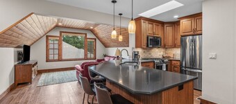 English Point Hideaway / Fire Pit near Silverwood