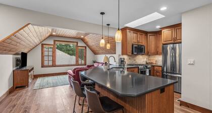 English Point Hideaway / Fire Pit near Silverwood