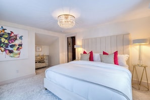 1 quarto, Wi-Fi de cortesia, roupa de cama