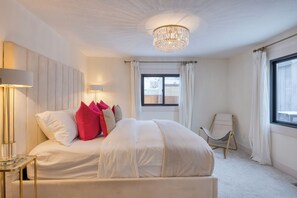 1 quarto, Wi-Fi de cortesia, roupa de cama
