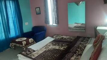 Ferros/tábuas de passar roupa, Wi-Fi, roupa de cama