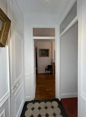 Interior - Not available (Villeurbanne)