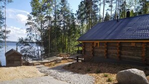 Property grounds - Comfy Cabin Retreat for 8 with Hot Tub & Sauna (Oravasaari)