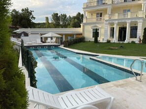 Piscina coperta, piscina all'aperto