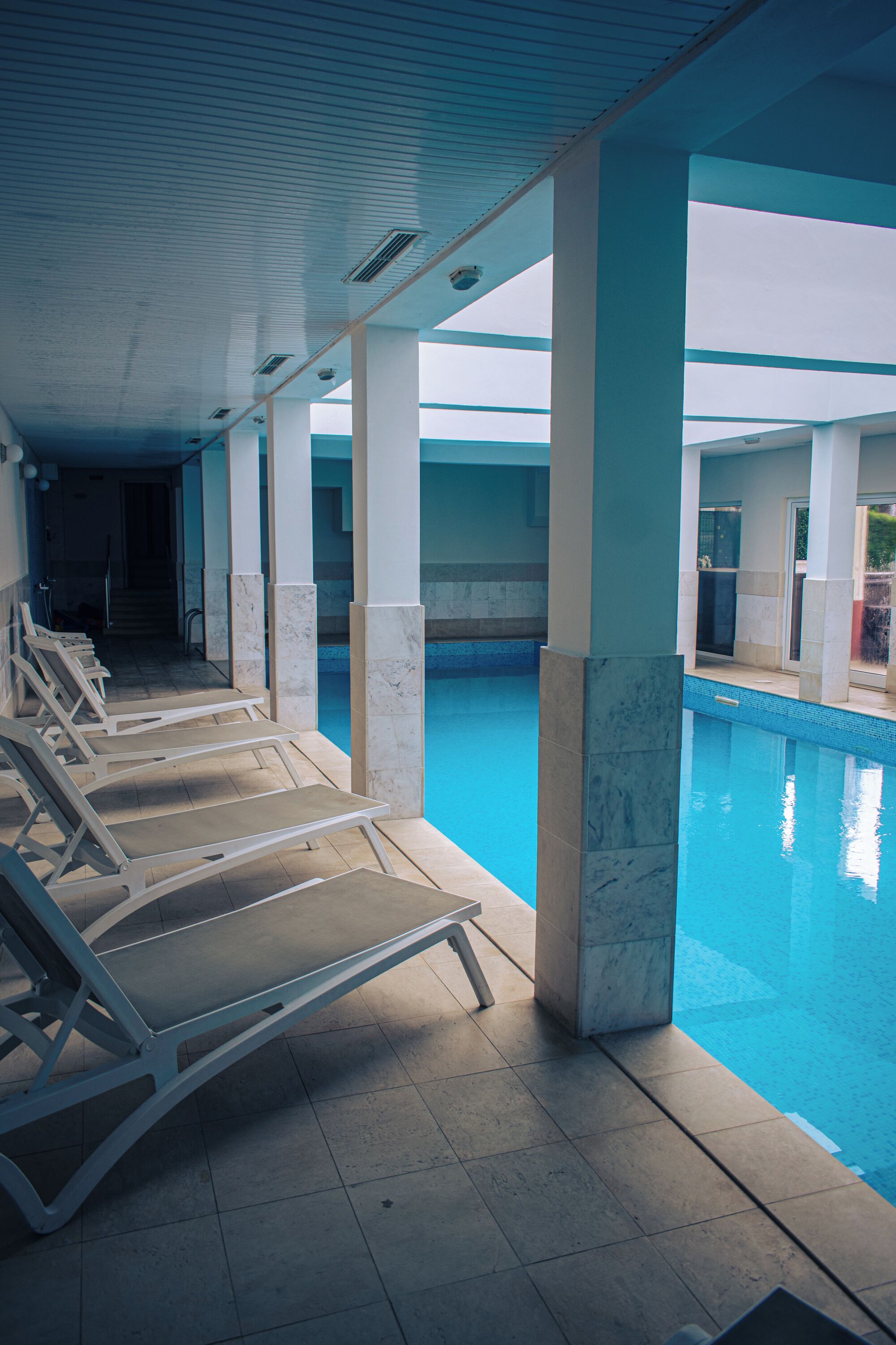 Indoor pool, outdoor pool