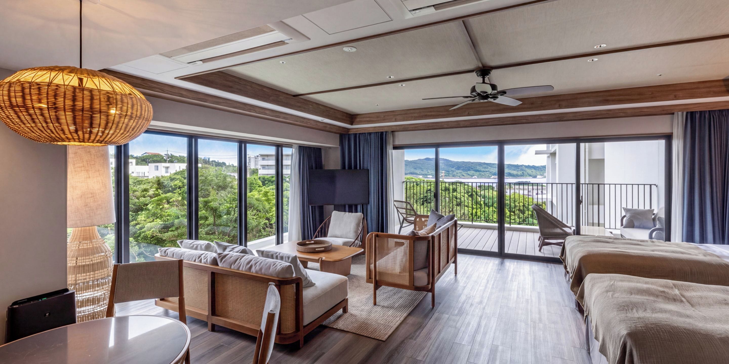 Suíte superior (Corner Superior with Lounge Access) | Edredons de pluma, cofres nos quartos, Wi-Fi de cortesia, roupa de cama