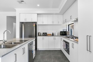 บ้านพัก | 4 ห้องนอน