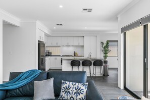 บ้านพัก | 4 ห้องนอน