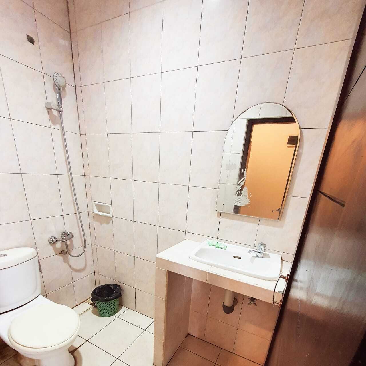 デスク、WiFi (無料)