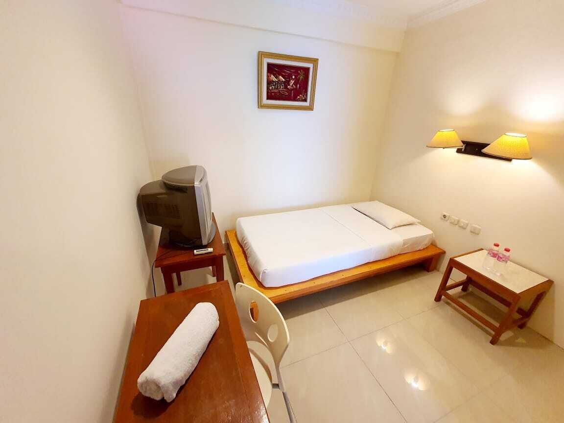 デスク、WiFi (無料)