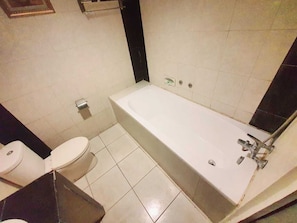 Desk, free WiFi - Hotel Yuta (Sulawesi Utara)