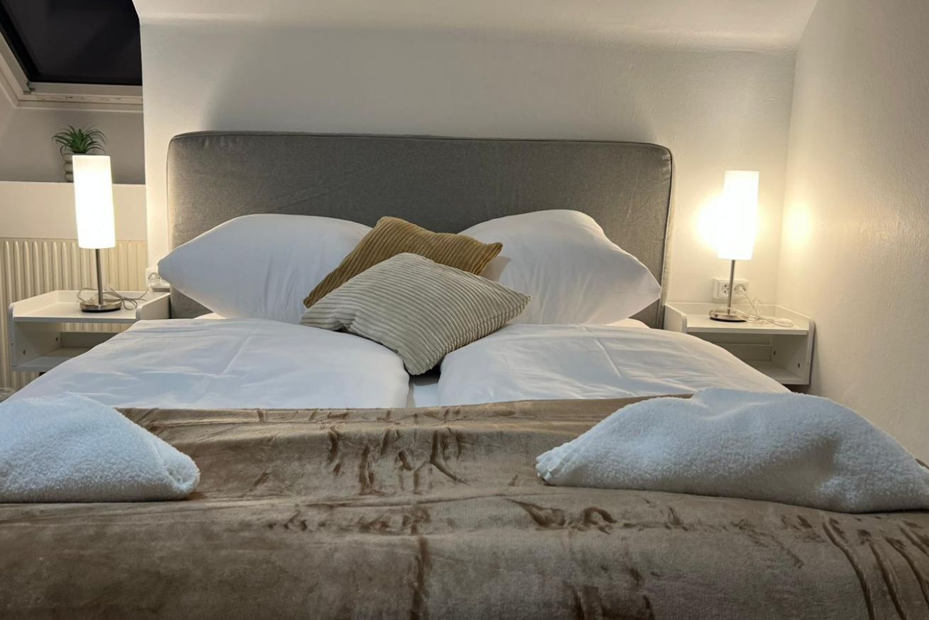 Skrivebord, strykejern/-brett og wi-fi