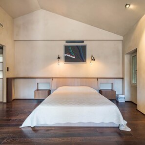 Internet, bed sheets - La Loge de Mer - Urban Lodge - Executive Suite (Perpignan)