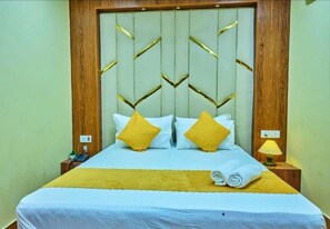 Deluxe Δωμάτιο | Γραφείο, χώρος εργασίας για λάπτοπ, ηχομόνωση, σίδερο/σιδερώστρα 