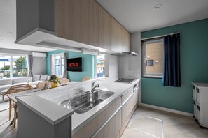 Fridge, microwave, stovetop, rice cooker - THE KAMUY FURANO (Nakafurano)