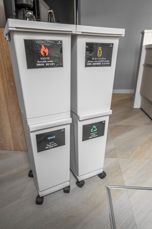 Fridge, microwave, stovetop, rice cooker - THE KAMUY FURANO (Nakafurano)