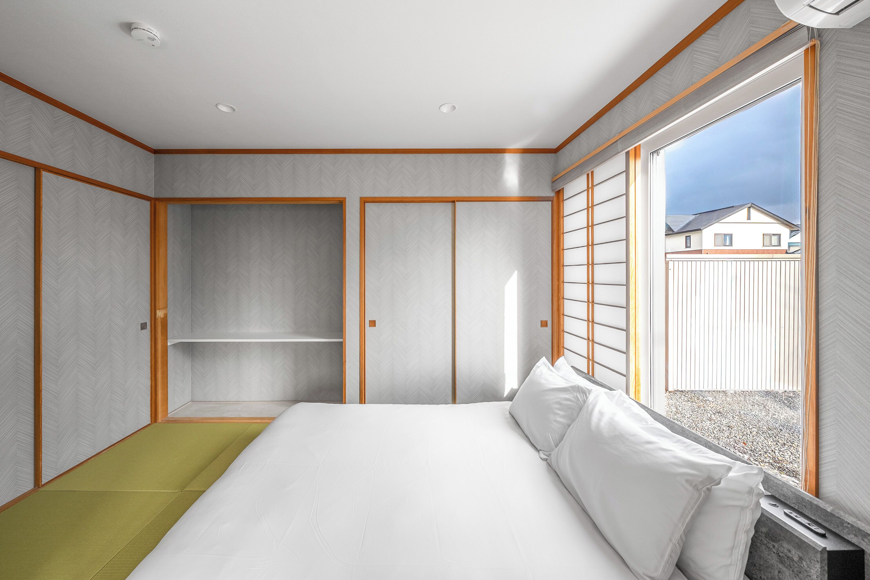 Desk, iron/ironing board, free WiFi