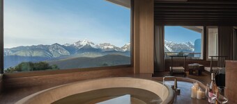 LOSTVILLA Deqin Meri Snow Mountain