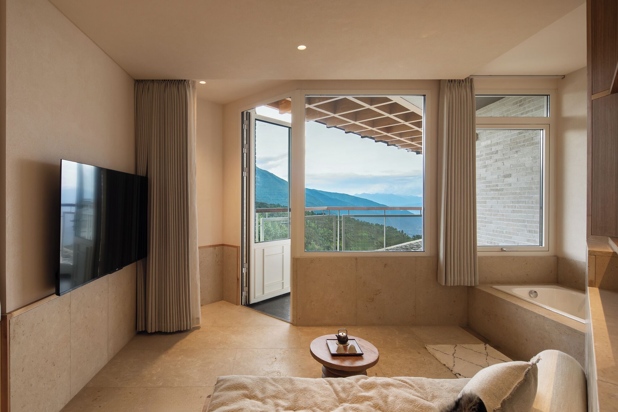 Suite Familiale | Rideaux occultants, fer et planche à repasser, Wi-Fi gratuit