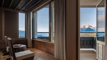 Superior Suite | Blackout curtains, iron/ironing board, free WiFi, bed sheets