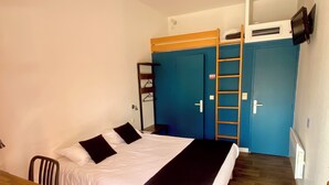 Kamar Double | Meja kerja dan Wi-Fi gratis