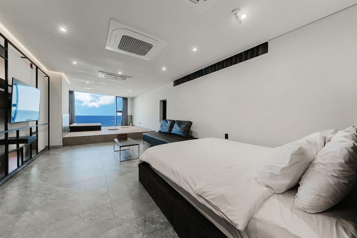 Basic Room, 1 Bedroom (A301) | 1 bedroom, free WiFi