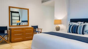 Zimmersafe, Schreibtisch, laptopgeeigneter Arbeitsplatz