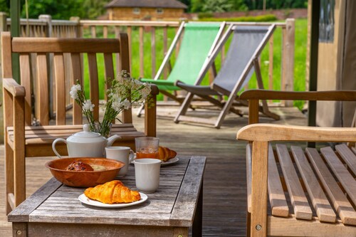 Dog friendly glamping site, sleeps 36 people, Exton Park, Rutland