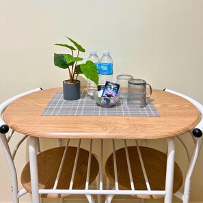 Dining - Cozy condo with amazing city view! (Mandaluyong City)