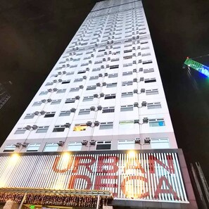 Exterior - Cozy condo with amazing city view! (Mandaluyong City)