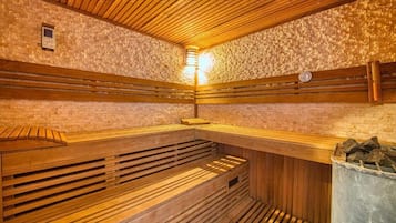 2 treatment rooms, massages