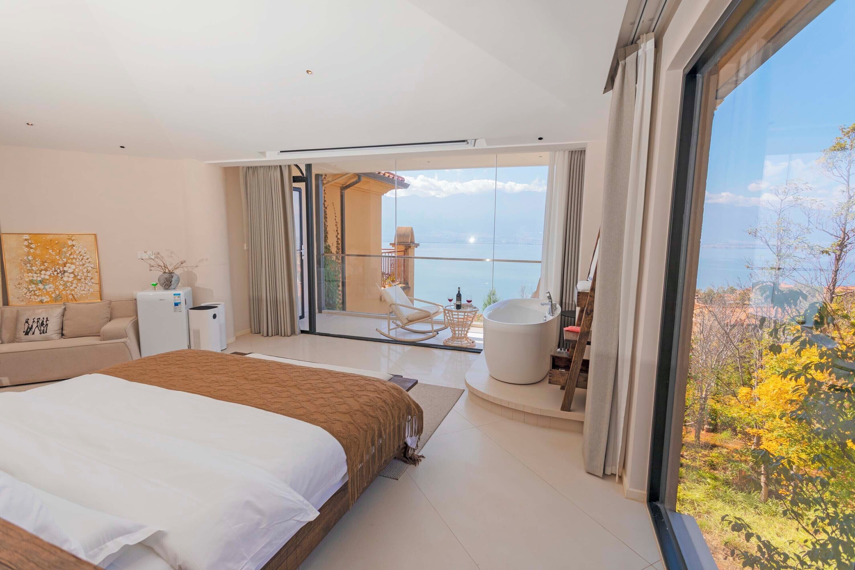 Family Room, Lake View | Living area | TV