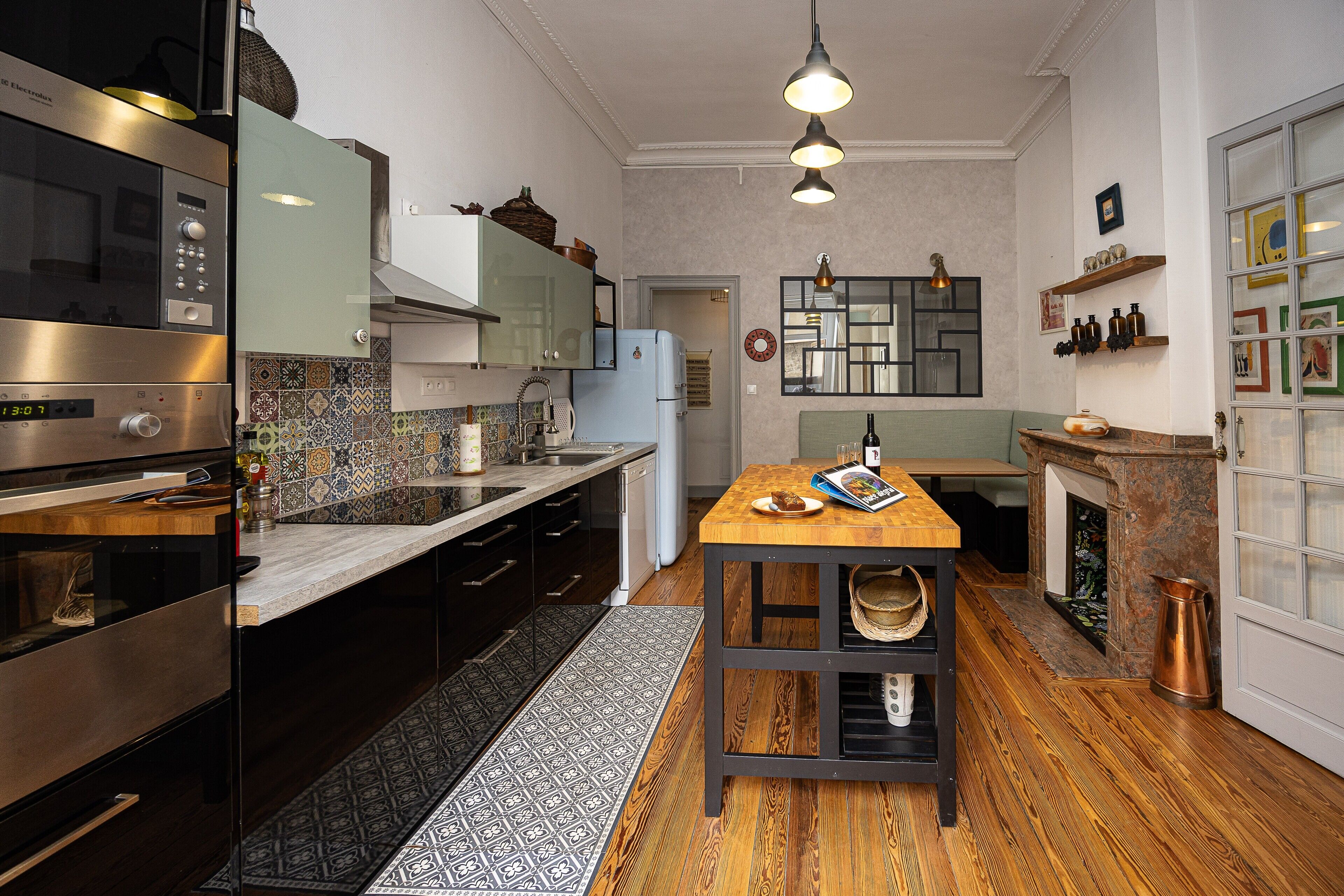 Køleskab, mikrobølgeovn, ovn, kogeplade