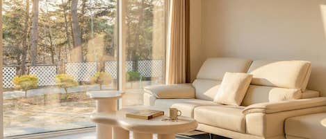 Basic Room, 2 Bedrooms (Eondeokwie Dokchae) | 2 bedrooms, free WiFi