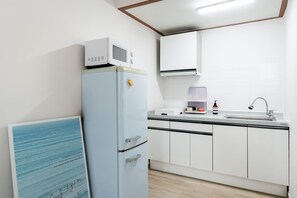 Habitación básica, 1 habitación (104(Pet-friendly,2F)) | 1 dormitorio y wifi gratis