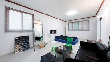 Basic Room, 1 Bedroom (105(Pet-friendly,1F)) | 1 bedroom, free WiFi