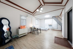 Basic Room, 1 Bedroom (104(Pet-friendly,2F))