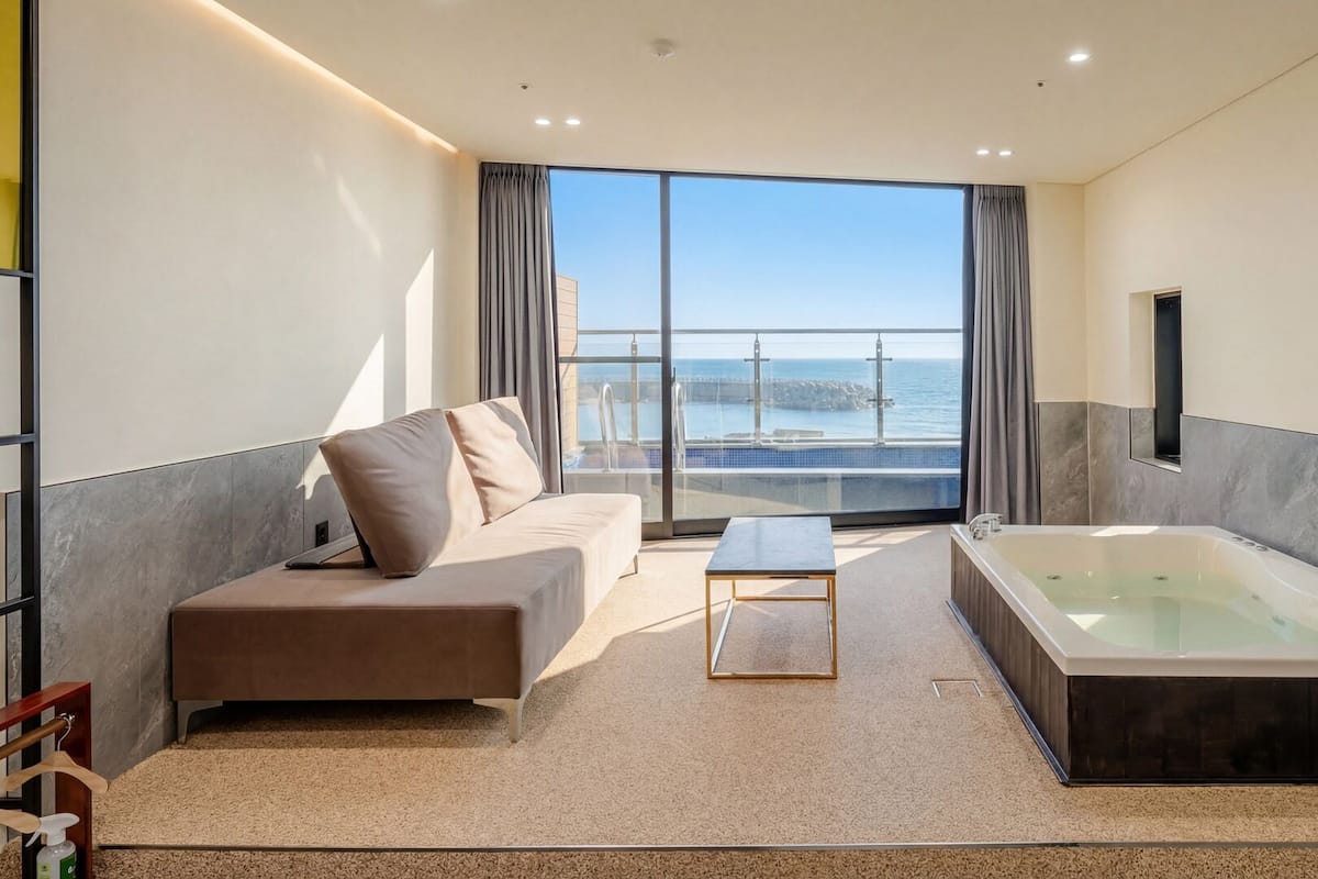 Basic Room, 1 Bedroom (B204 (Pet-Friendly))