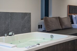 Basic Room, 1 Bedroom (A202) - Sokcho W Spa Poolvilla (Sokcho)