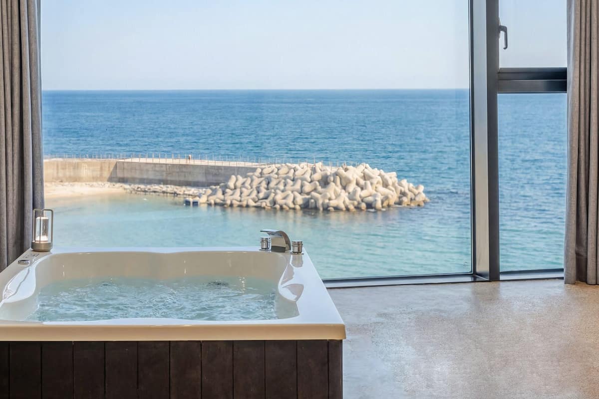 Basic Room, 1 Bedroom (A402 (No Pets))