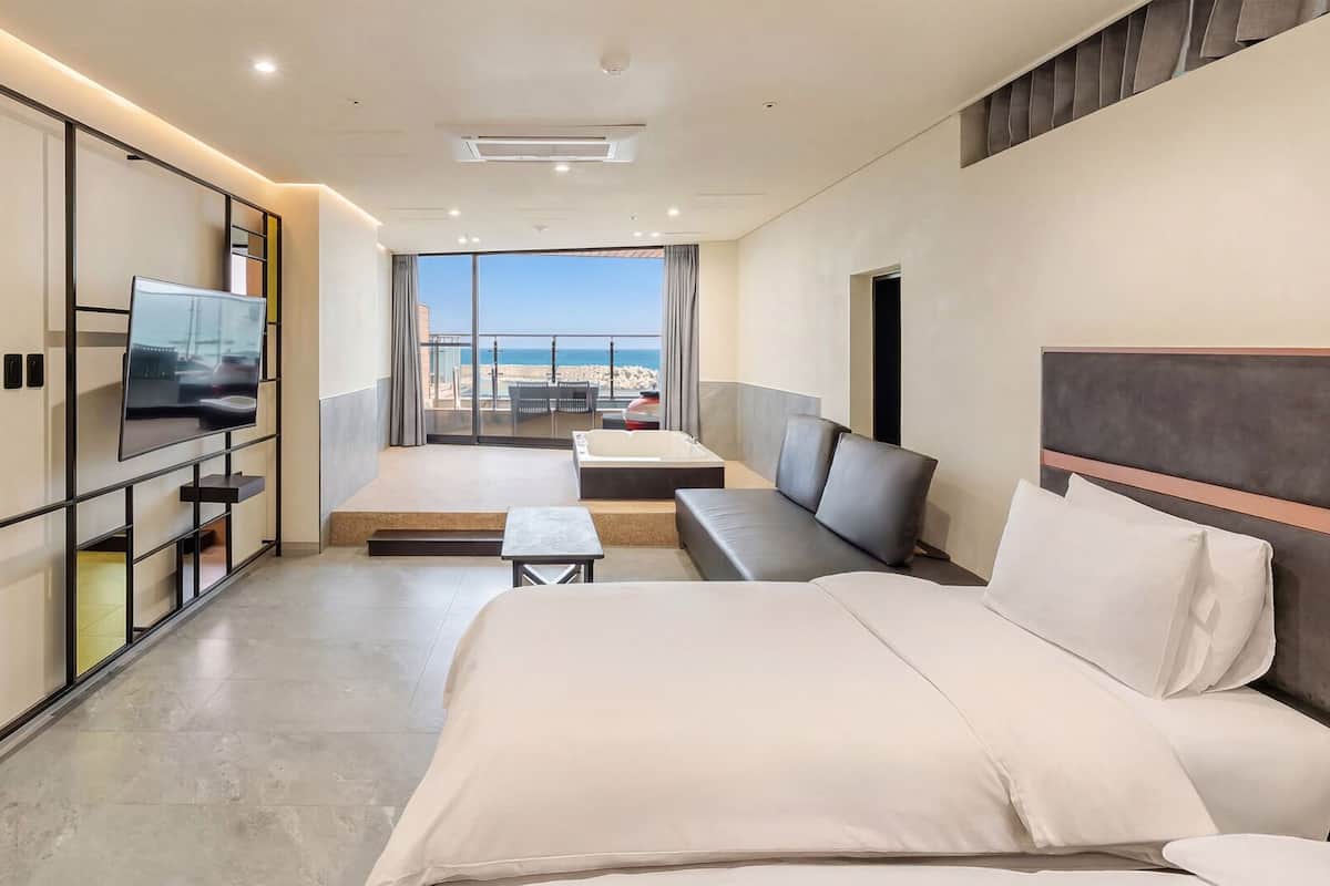 Basic Room, 1 Bedroom (A202 (No Pets))