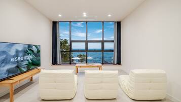 1 ๊ฐ์ ์นจ์ค, ๋ฌด๋ฃ WiFi