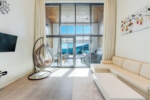 Basic Room, 1 Bedroom (A203) | 1 bedroom, free WiFi - Geoje Pension Kan Pool Villa (Geoje)