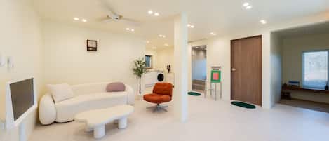 Basic Room, 1 Bedroom (Sosohanga) | 1 bedroom, free WiFi