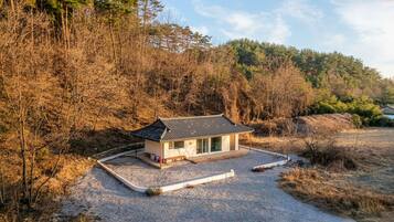 Basic Room, 1 Bedroom (Sosohanga) | 1 bedroom, free WiFi