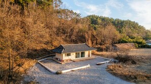 Basic Room, 1 Bedroom (Sosohanga) | 1 bedroom, free WiFi - Gangneung Sosohanga (Gangneung)